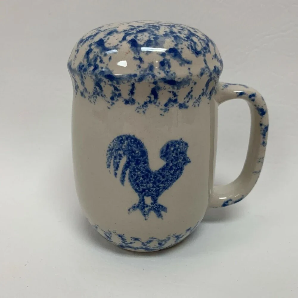 Salt or Pepper Shaker Beige Blue Spongeware‎ Rooster 4 3/8